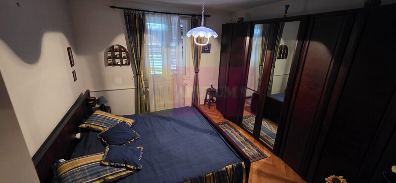 Vila de vanzare cu 6 camere si teren de 5116 mp in Cornu, Prahova