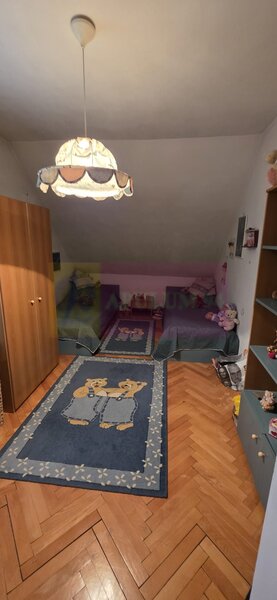 Vila de vanzare cu 6 camere si teren de 5116 mp in Cornu, Prahova