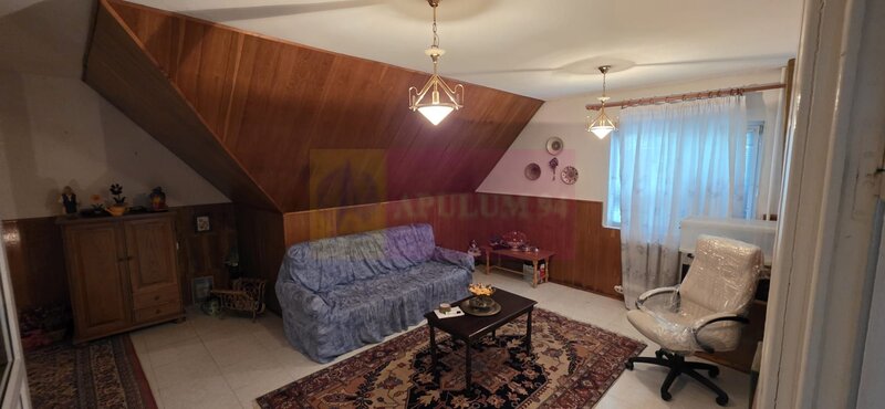 Vila de vanzare cu 6 camere si teren de 5116 mp in Cornu, Prahova