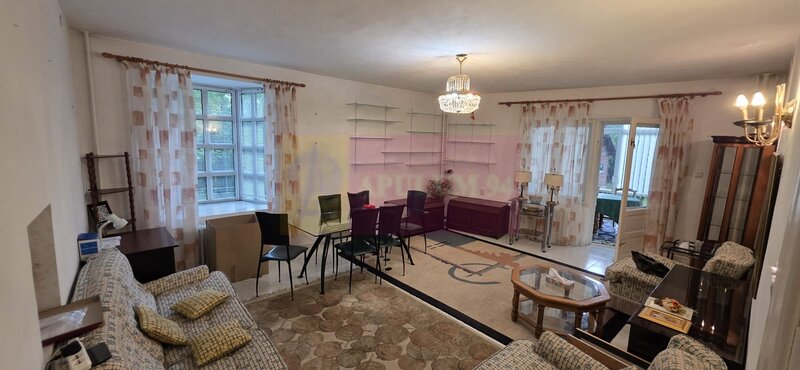Vila de vanzare cu 6 camere si teren de 5116 mp in Cornu, Prahova