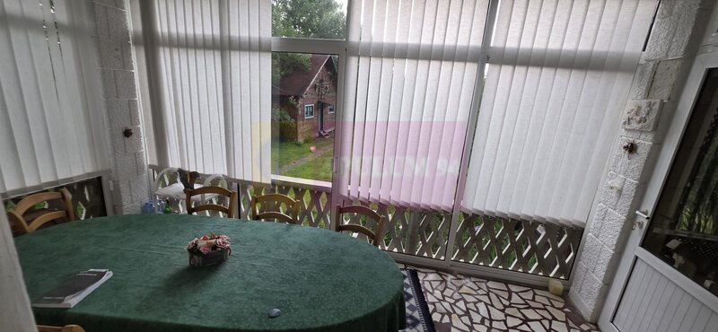 Vila de vanzare cu 6 camere si teren de 5116 mp in Cornu, Prahova